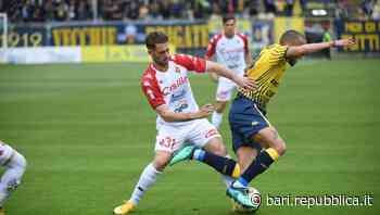 Calcio, il Bari chiude con un 3-3 a Modena: sfuma il sogno della Supercoppa - La Repubblica