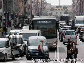 Bari, per la festa di San Nicola il centro è irraggiungibilee il traffico va in tilt al Madonnella - Corriere del Mezzogiorno