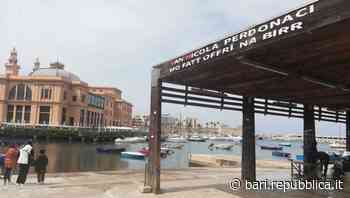 Bari, davanti al Chiringuito spunta una supplica: "San Nicola perdonaci. Mo fatt offrì na birr" - La Repubblica