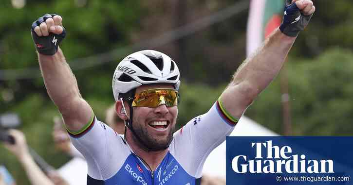 Mark Cavendish sprints to first Giro d’Italia stage victory in nearly 10 years