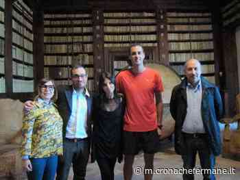 Gimbo Tamberi fa tappa a Fermo: girate in città alcune riprese dello spot della Regione - Cronache Fermane