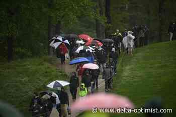 Bradley goes low in mud again, leads Wells Fargo by 2 - Delta Optimist