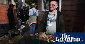 ‘I have to choose between food and heat’: demand soars at food bank in Tory-held Wandsworth - The Guardian