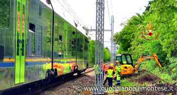 Vercelli: treno urta escavatore, ferito un operatore - Quotidiano Piemontese