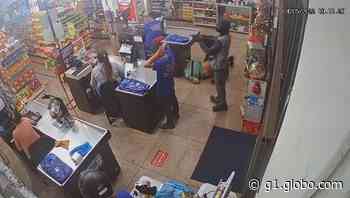 Vídeo mostra criminosos assaltando supermercado em Frutal; dupla foi presa - Globo