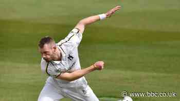 County Championship: Warwickshire attack slows Lancashire as draw looms