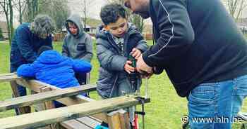 Voetbaltornooi op Hoogbouwplein met zelfgemaakte voetbaldoelen | Zelzate | hln.be - Het Laatste Nieuws
