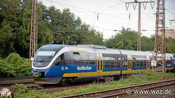 Essen-Borbeck: Steinewerfer zertrümmern Scheibe am Zug RE14 - WAZ News
