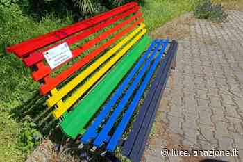 Catania, la (breve) storia della panchina rainbow Lgbt inaugurata due settimane fa, e già vandalizzata - Luce