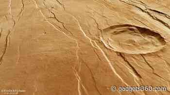 ESA's Latest Picture Reveals 'Claw Marks' on Martian Surface