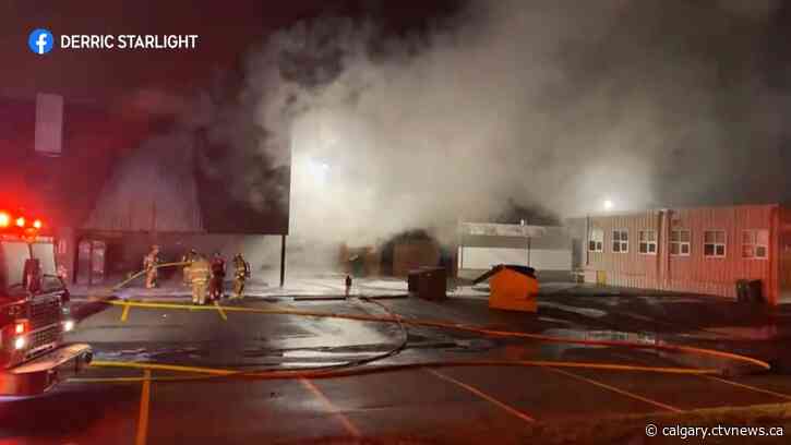 Fire breaks out at southeast Calgary high school, classes cancelled