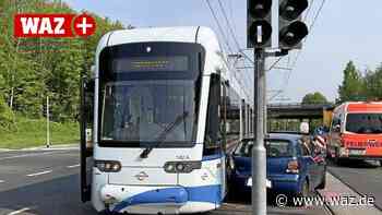 Witten: Auto kollidiert mit Straßenbahn - zwei Verletzte - WAZ News