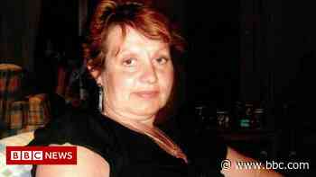 Woman who died after being hit by car in Hull named by police - BBC