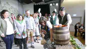 Beim Kraiburger Maibockanstich bekam die Politprominenz was zu hören