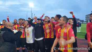 Termoli: L'ultimo abbraccio al Termoli calcio in Eccellenza, ora si punta ancora più in alto - Termoli Online