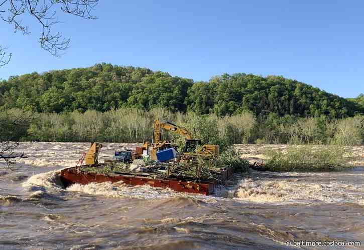 2 Barges Break Free In Flooding, Float Down The Potomac