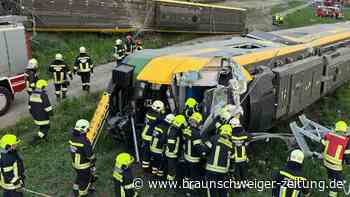 Waggon eines Zuges in Österreich entgleist - ein Toter