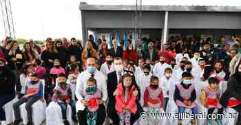 Zamora habilitó las renovadas instalaciones de la Escuela N° 573 de Bordo Pampa y entregó viviendas - Política | El Liberal - El Liberal Digital