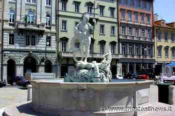 A Trieste la fontana del Nettuno si illumina di viola per la... - Trieste News