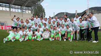 Feier mit Pappschale: Wolfsburgs Meisterstück in Jena - kicker