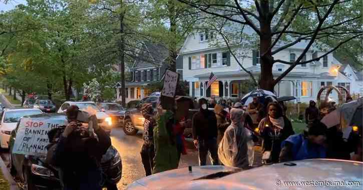Confirmed: Protesters at SCOTUS Justices' Homes Can Be Imprisoned Under Federal Law