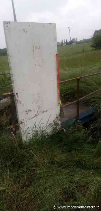 Modena, atti vandalici contro i manifesti della Festa dell'unità - modenaindiretta.it