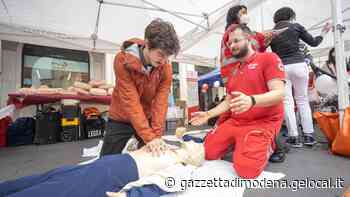 Modena, grande festa della Croce Rossa Volontari “in volo” dal Comune - La Gazzetta di Modena