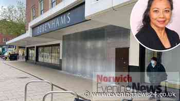 First aiders help man who fell near Debenhams, Norwich - Norwich Evening News