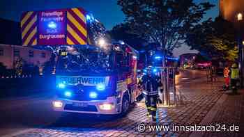 Erfolgreich reanimiert: Feuerwehr rettet leblose Person aus brennendem Keller