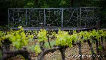 Bob Dylan espone in un castello in Francia la sua prima opera d'arte - la Repubblica