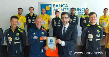 Sant'Arsenio: la squadra dell'ASD Sporting Sala Consilina in visita alla Banca Monte Pruno - ondanews