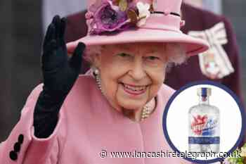 Aldi launches Queen's Platinum Jubilee glitter gin that is good enough for Royalty