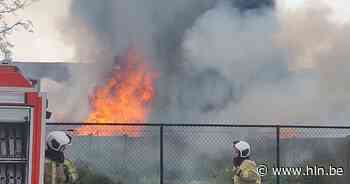 Garage aan Jozef van Cleemputplein volledig uitgebrand | Boom | hln.be - Het Laatste Nieuws