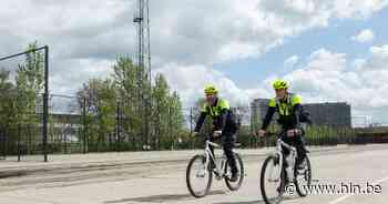 Gevaarlijke bestuurder laat wagen achter en vlucht te voet weg - Het Laatste Nieuws