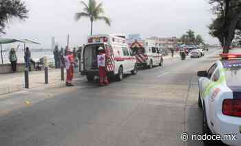 Cierran playa Brujas y Cerritos por mar de fondo; una embarcación vuelca y salvavidas rescatan a sus 7 ocupantes - Rio Doce