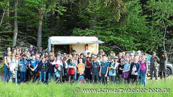 Im Altensteiger Wald: Jäger machen Schüler mit Waldbewohnern bekannt