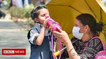 Climate change: 'Fifty-fifty chance' of breaching 1.5C warming limit