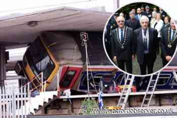 Potters Bar rail crash: Service pays respects 20 years on