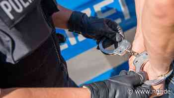 Bad Bentheim: Polizei verhaftet in Reisebus Vater und Sohn - NDR.de