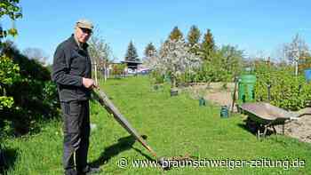 Mit der Hacke für mehr Vielfalt in Flechtorf