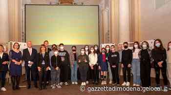 Carpi. Il “Poster per la Pace” di Sophie Fantini vince il concorso e vola verso l'Onu - La Gazzetta di Modena