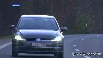 De politie van Leuven flitst een motorrijder die bijna dubbel zo snel rijdt als toegelaten: 131 (!) km/u in plaats van 70 km/u - ROB-tv