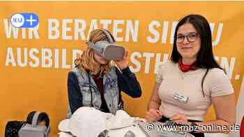 Rathenow: IHK-Ausbildungsmobil machte auf dem Märkischen Platz Station - Märkische Allgemeine Zeitung