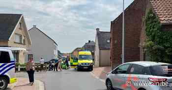 Uitwijkmanoeuvre loopt fout: motorrijder buiten bewustzijn na val in Katstraat - Het Laatste Nieuws