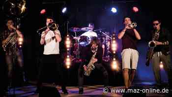 KultRaum Kleinmachnow: „Duke Brass“ eröffnet Freiluft-Saison auf neuer Open-Air-Bühne - Märkische Allgemeine Zeitung