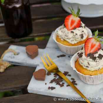 Erdbeercupcakes mit Stracciatella-Frosting - radioeuskirchen.de