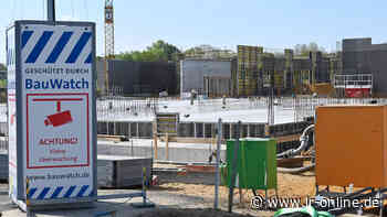 Schulen in Cottbus und Spree-Neiße: So war die Grundsteinlegung für neue Gesamtschule in Kolkwitz - Lausitzer Rundschau