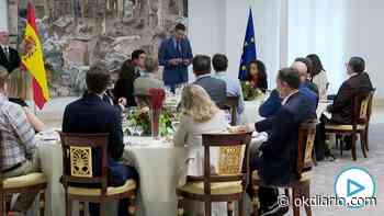 Sánchez almuerza en Moncloa con productores de EEUU mientras prepara su propia serie de televisión - Okdiario