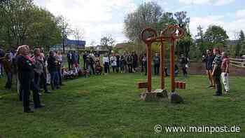 Die Holzbildhauerschule Bischofsheim zeigt Veränderung in allen möglichen Formen - Main-Post