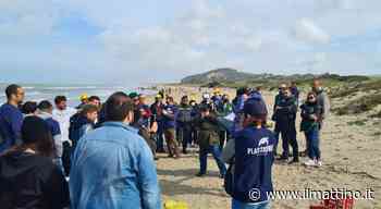 Al setaccio la Spiaggia Romana, a Bacoli rimossi quintali di rifiuti - ilmattino.it